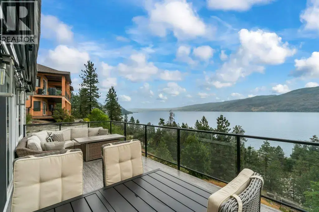 3949 Desert Pines Avenue, Peachland